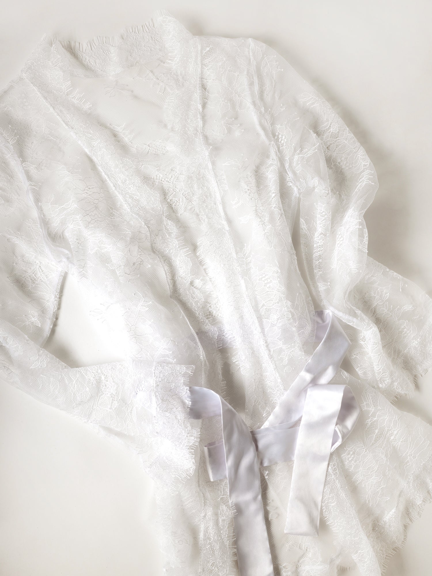 Amore Robe Feminine White Lace