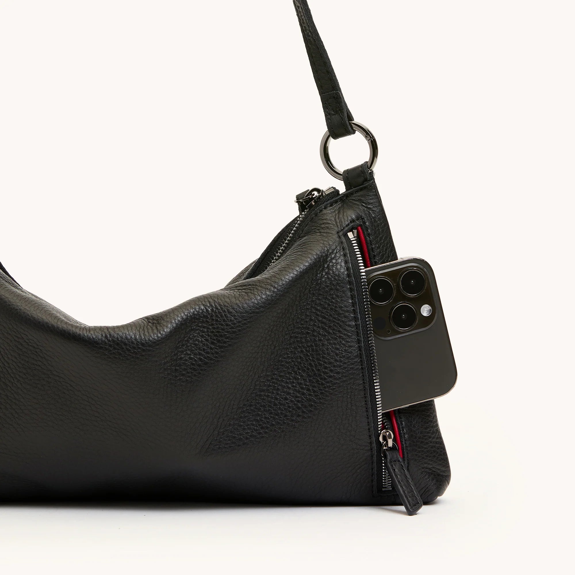 Kyle Med Leather Shoulder Handbag Black/Gunmetal