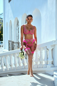 Queen Of Hearts Garter Bra Set Pink