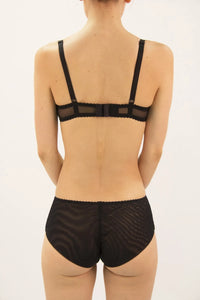 Celina black liquid push-up bra and matching panties with elastic lace and netlike fabric.