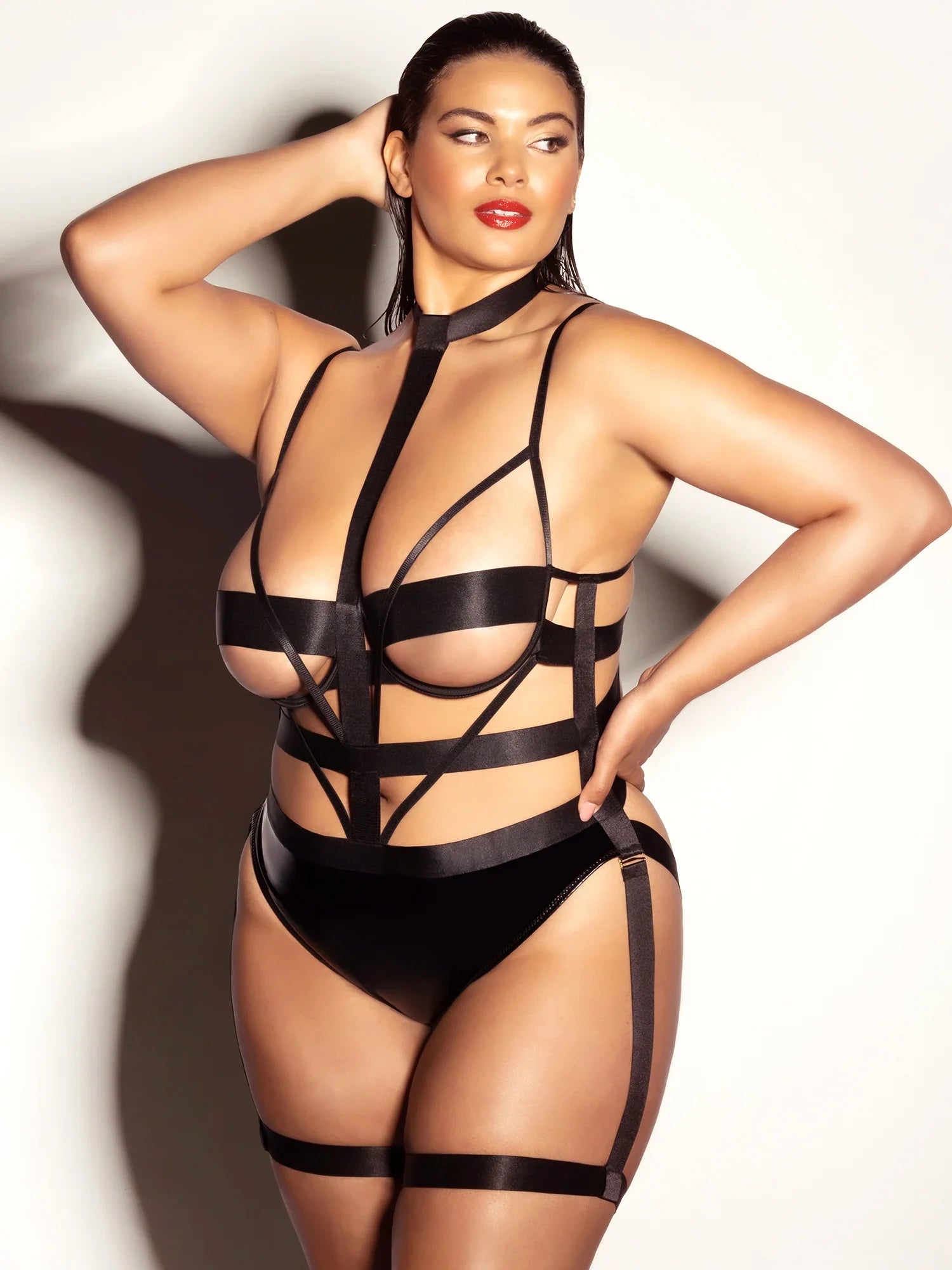 Oh la la Cheri Curvy Lethal Peek-A-Boo Harness Teddy Black-Rebel Romance