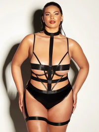 Oh la la Cheri Curvy Lethal Peek-A-Boo Harness Teddy Black-Rebel Romance