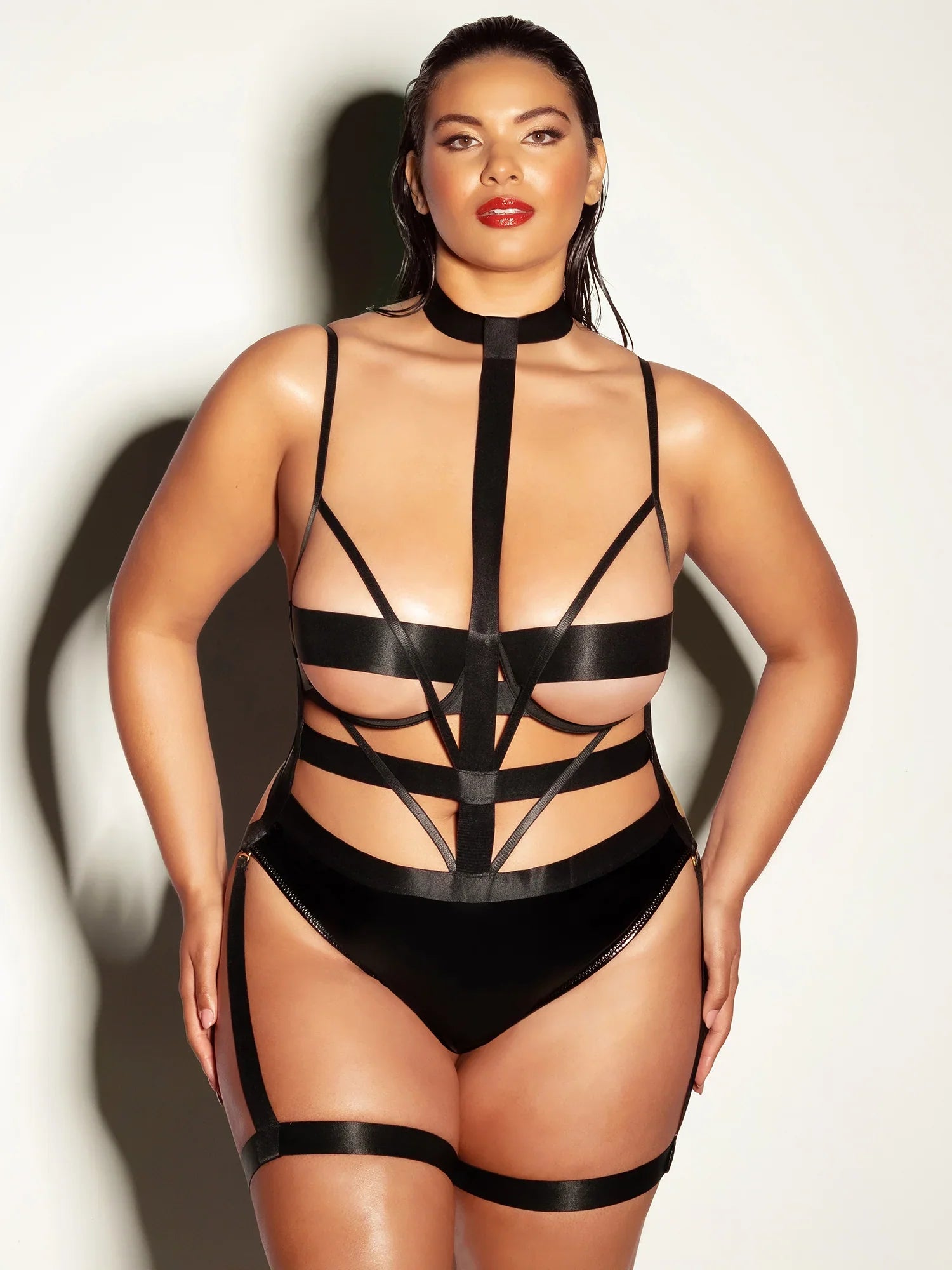 Oh la la Cheri Curvy Lethal Peek-A-Boo Harness Teddy Black-Rebel Romance